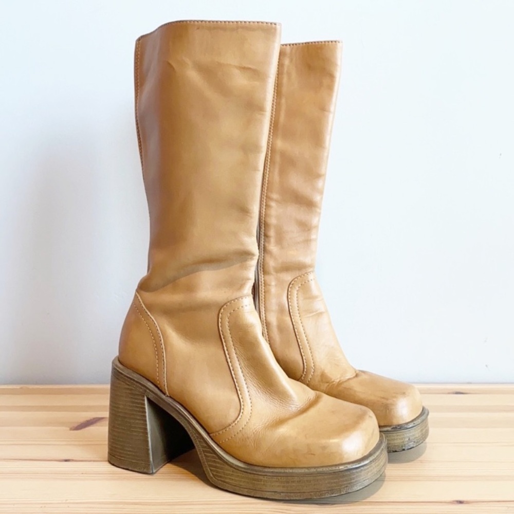 Vintage Steve Madden Y2K Boxer Boot